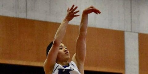 【バスケットボール部男子】 ディフェンスからリズムをつくり、四私大白星発進！