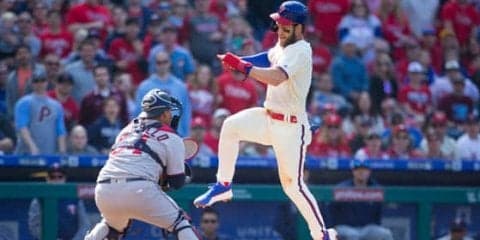 【MLB】“370億円男”ハーパー、捕手の頭上へ驚異的ジャンプも…「あっさりとアウト」