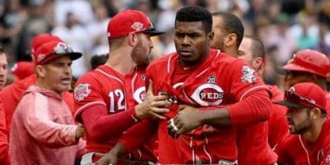 【MLB】イチロー元同僚監督を含む5人退場！　乱闘劇に地元メディア「本当に興奮状態です」