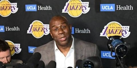 独断で緊急会見を開き、レイカーズ球団社長を辞任したマジック・ジョンソン