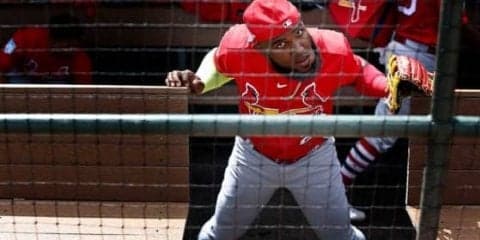 【MLB】オズナの“笑撃”すぎる珍プレー　米メディア続々速報「ぶざまに…」「ボールは手前で…」