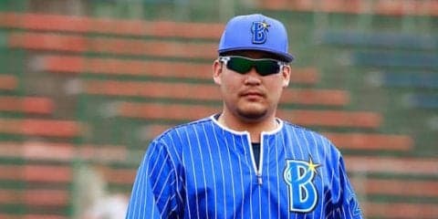 DeNA筒香が右肘死球で負傷交代　本拠地に悲鳴