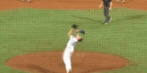 【MLB】投手が“バク宙”で勝利の喜び表現!?　米マイナーで起きたパフォーマンスが話題