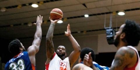 苦しみながらも耐え抜いた富山グラウジーズ、粘る横浜を土壇場で振り切る逆転勝利