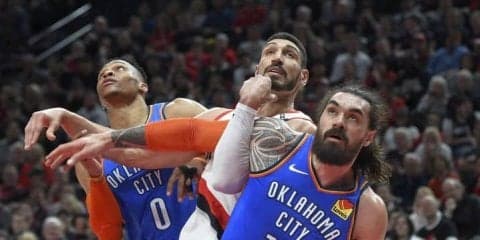 古巣相手に執念のプレーを見せたエネス・カンター、ブレイザーズを悪夢から解放