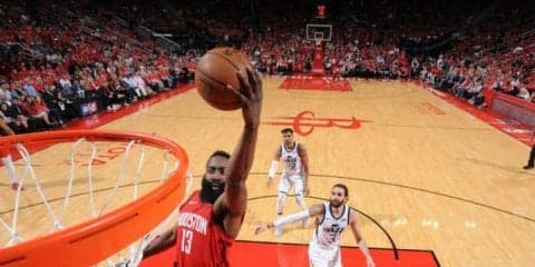 攻守が噛み合うロケッツが先勝、ハーデンはトリプル・ダブル級の活躍で勝利に貢献