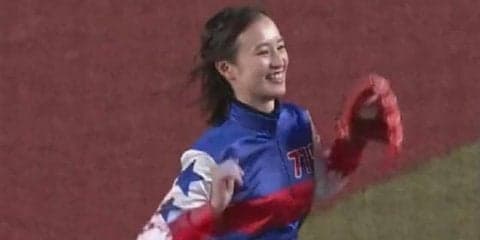 「やっと届いた！」藤田菜七子騎手が初のノーバウンド始球式　菜七子スマイル炸裂