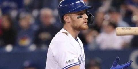 【MLB】走者が味方打者に騙されアウト？　珍プレーにファン呆れる「隠し球より酷い」