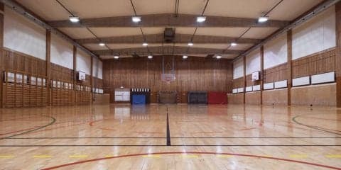 3チームで試合開催!? どデカイボールを巧みに扱う球技