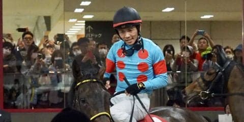 【フローラS】戸崎「作戦では逃げて…」ウィクトーリア差し切る