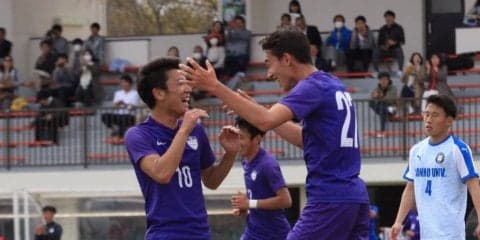 【サッカー部】　ツートップの圧巻４発で初白星！　