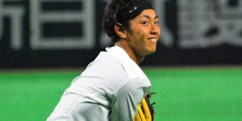 スライディングキャッチ→“空中浮遊”スロー 鷹・今宮が見せた驚愕の超美技が凄い