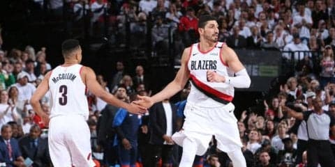 オフの契約よりも目先の勝利、カンターは「チームの勝利のために何でもこなす」