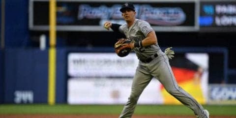 【MLB】メジャー3年目ホープの“美し過ぎる”ダイブが話題　「なんてプレーなんだ！」