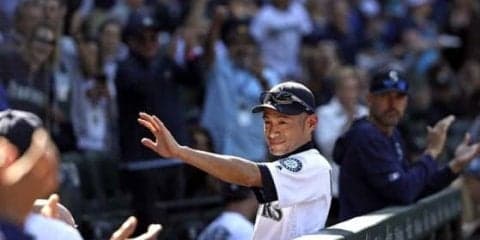 【MLB】イチロー氏、本拠地に粋な演出で“凱旋”　試合中に場内に紹介されファン総立ち大歓声