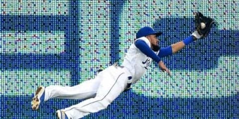 【MLB】観衆1万ちょっとでも…通算285盗塁男の“美ダイブ”にファン興奮「まさにスーパーマン」