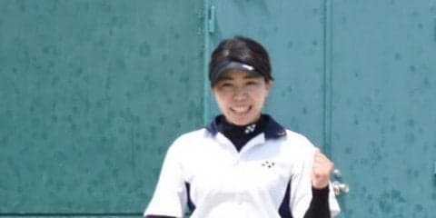 【ソフトテニス部女子】　１勝２敗で１日目終了