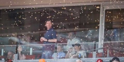 【MLB】蜂の大群襲来…　レッズ対ジャイアンツ戦が異例の事態で試合開始遅延に