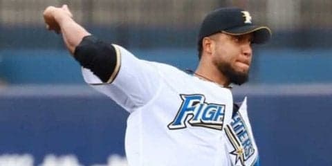 日本ハム・ロドリゲス危険球退場　149キロがオリ福田の右側頭部付近に直撃