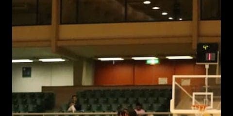 序盤で畳みかけ、決勝リーグ進出を決める