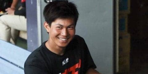 ロッテドラ1藤原「青、似合いますか？」　爽やか笑顔写真にファン「似合いすぎ」