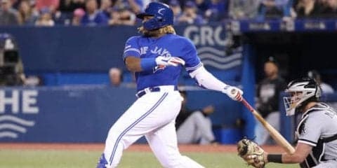 【MLB】20歳のゲレーロJr.が驚愕の“弾丸”安打！　打球速度は衝撃の190キロ