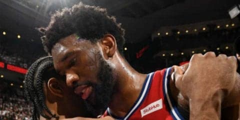 悔し涙を流したエンビード、今後の成長を確信するシクサーズ指揮官のブラウン