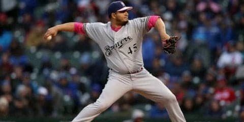 【MLB】投手がダイビングキャッチ→尻もち“2バウンド送球”で併殺完成「美しいプレー」