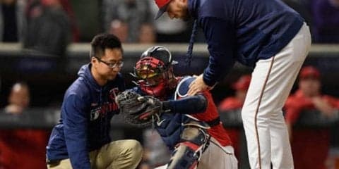 【MLB】大谷翔平と交錯→負傷交代のツインズ捕手　軽症を願う声続々「僕の足をあげる」