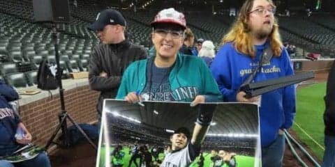 【MLB】「見つけちゃった」　エイミーさん、イチロー氏と笑顔の“自撮り”2ショット公開