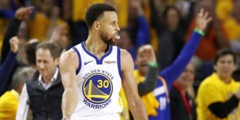 カリー＆トンプソンの『スプラッシュ・ブラザーズ』で62得点、ウォリアーズが先勝