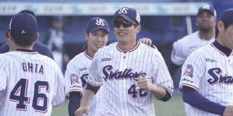 左手親指骨折のヤクルト坂口が「1番・一塁」で復帰　バレも「4番・左翼」で出場