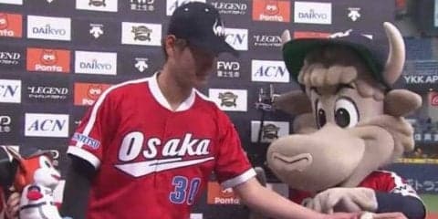 オリK-鈴木「4度目の正直」　待望プロ初勝利で女房役に感謝「高城のおかげ」