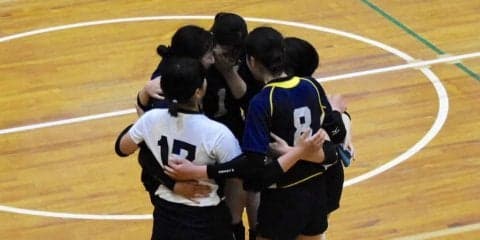 【バレーボール部女子】　創部初の２部２位で１部２部入れ替え戦へ！