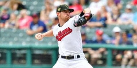 15奪三振、89球省エネ投球、どちらの完封が凄い？　MLBで圧巻の完封劇が話題