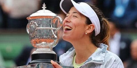 強気で攻め続けた挑戦者、ムグルッサがグランドスラム初制覇 [全仏オープン]