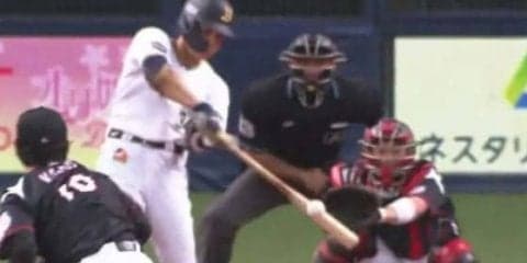 オリ吉田正、豪快バックスクリーン弾で10号到達「自分のスイングで強く振れた」