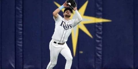 レイズ中堅手が今季MLB最速162キロ補殺！　驚愕バックホームに球場どよめく