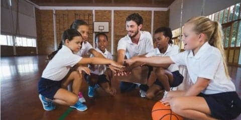 子どもの文武両道を目指す「バスケットボール特別英語キャンプ」開催