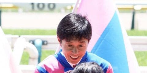 日本ダービージョッキー紹介が行われる