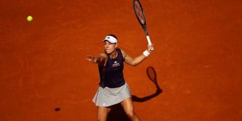 オープニングマッチから波乱。第5シードのケルバーが18歳初出場の選手に力負け[全仏オープン]