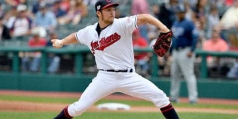 【MLB】故意？　故意じゃない？　女房役にスパイクの歯を向けた打者に“報復死球”か