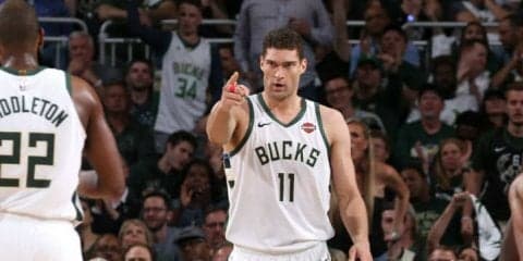 『スプラッシュ・マウンテン』ことブルック・ロペス、バックスと再契約か？