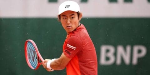 西岡「率直に勝てて嬉しい」。全仏OP初勝利を母にプレゼント[全仏オープン]