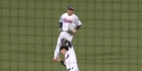 韓国で“宇野ヘディング”超えの笑劇珍プレー　MLB公式も注目「頭を使えって…」