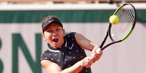 前年優勝のハレプが17歳新星にストレートでまさかの敗退。連覇の夢散る[全仏オープン]