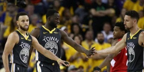 崖っぷちに立たされたウォリアーズ、一戦必勝で史上2例目の大逆転優勝を狙う