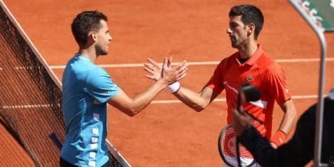 緊張を乗り越えたティーム。乱調を克服できなかったジョコビッチ