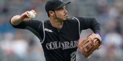 【MLB】走者は呆然…最強アレナド、猛チャージ→華麗な“ロンググラブトス”の美技