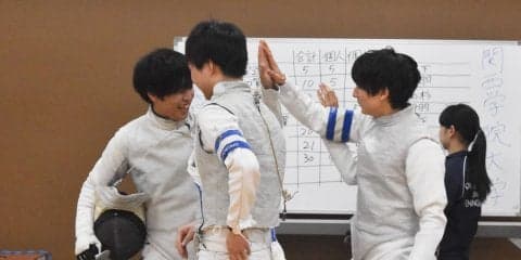 【フェンシング部】 関大に流れ奪われ、惜しくも敗北
